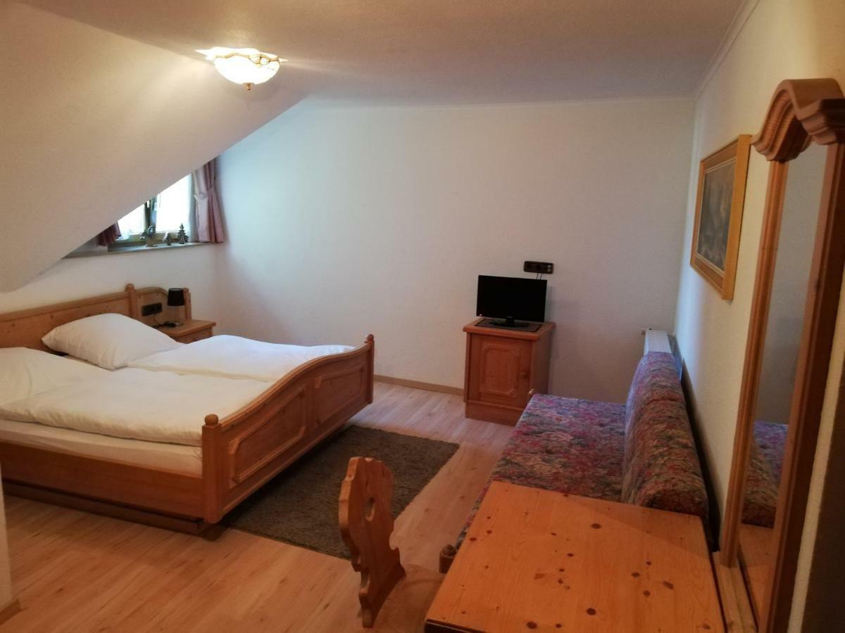 Gaestehaus Roessle Rötenbach Eksteriør bilde